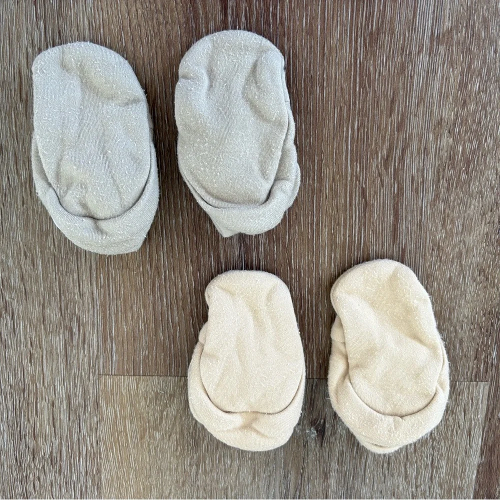Goumi Stay-on Baby Bootie Set of 2 (Organic Cotton) Size: 0-3 months